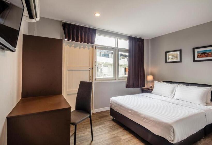 Quarto Estandar, At Hua Lamphong