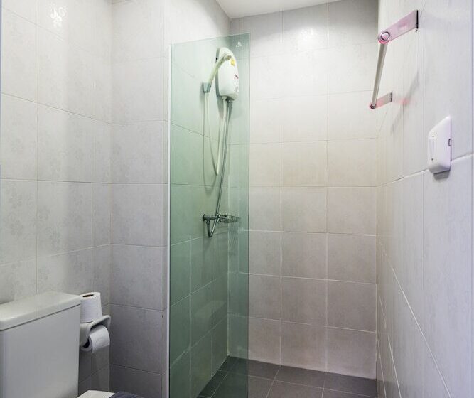 اتاق استاندارد, At Hua Lamphong