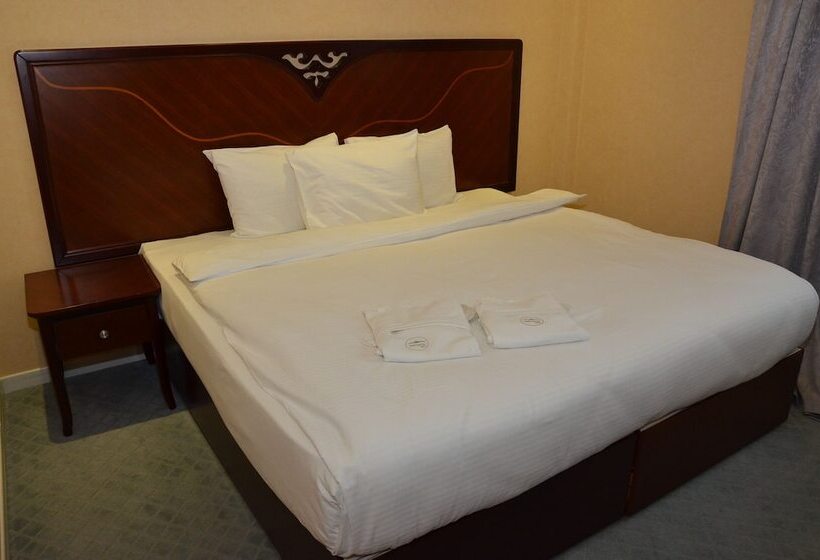 سوییت جونیور, Astoria Baku