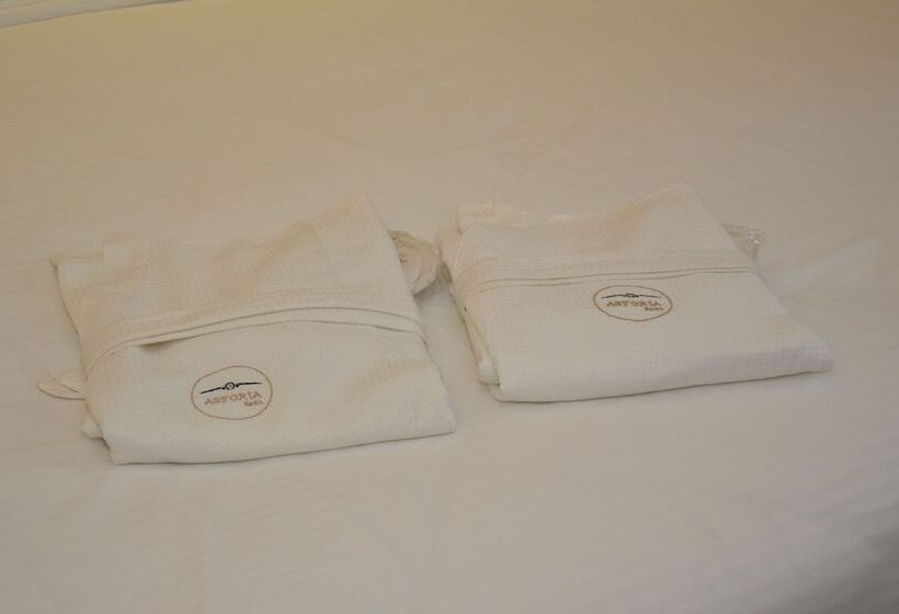 سوییت جونیور, Astoria Baku