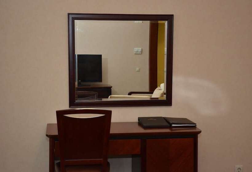 سوییت جونیور, Astoria Baku