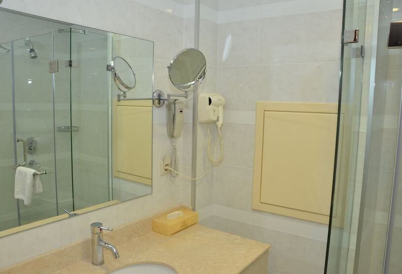 سوییت جونیور, Astoria Baku