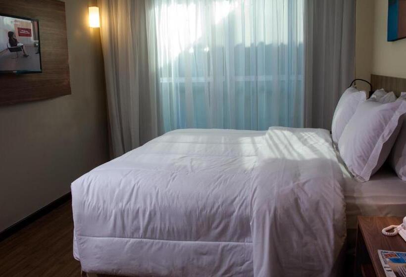 غرفة سوبيريور, Bh Raja