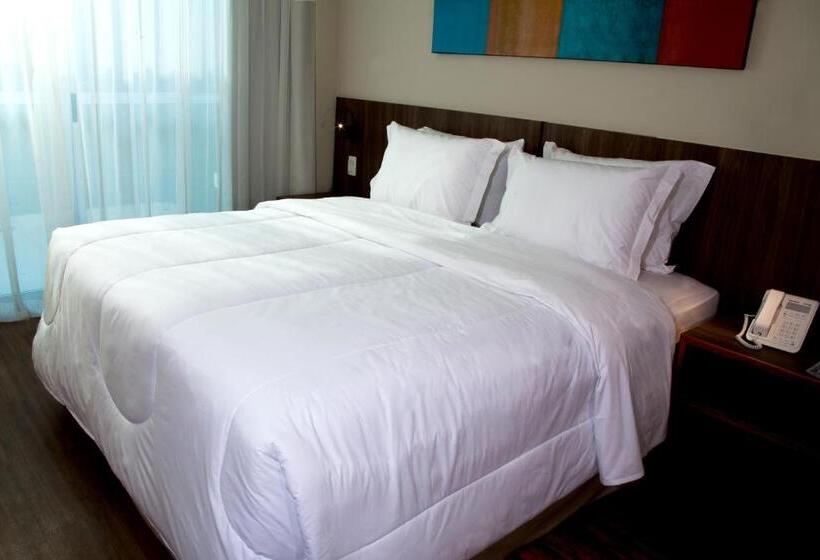 غرفة سوبيريور, Bh Raja