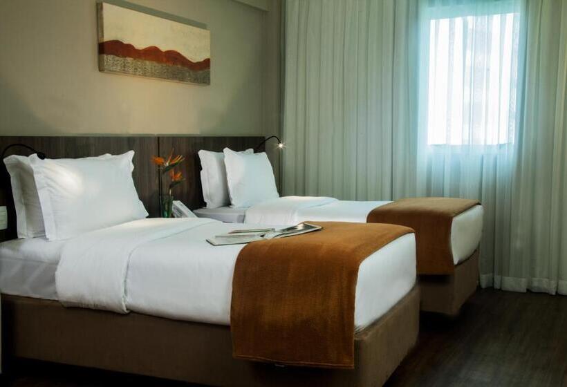 غرفة ديلوكس, Bh Raja