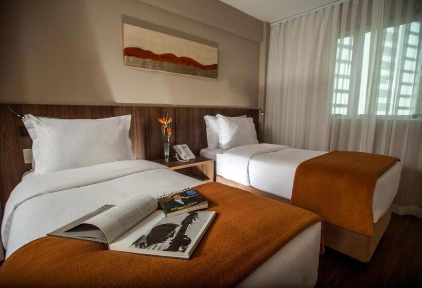 غرفة ديلوكس, Bh Raja