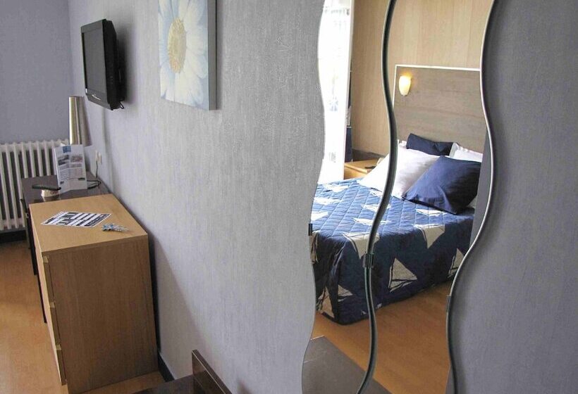 Номер Стандарт Трехместный, Breizh Hôtel