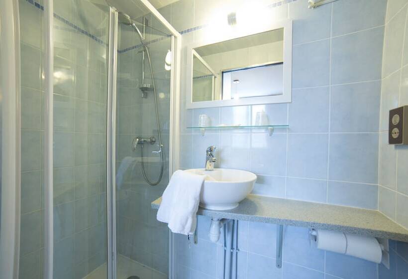 Четырехместный Номер Стандарт, Breizh Hôtel