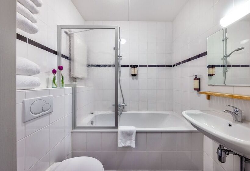 标准间, Broeck Oudewater