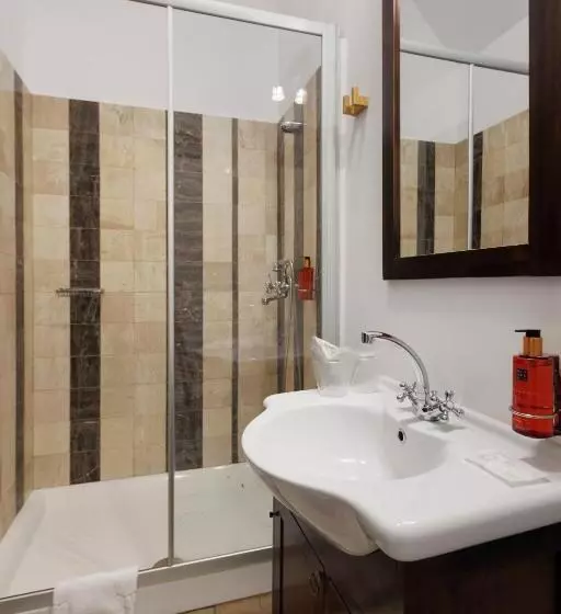Habitació Àtic, Conacul Archia