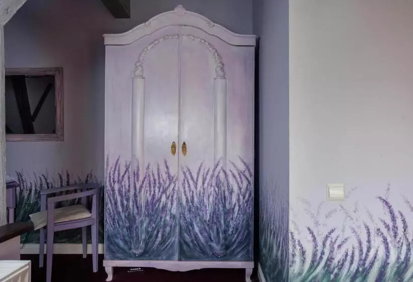 Habitació Àtic, Conacul Archia