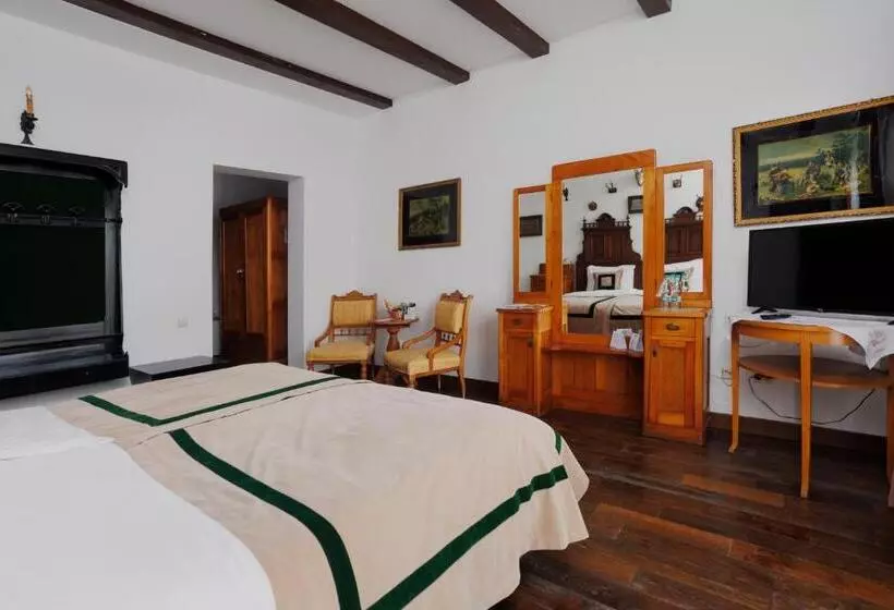 Habitació Superior, Conacul Archia