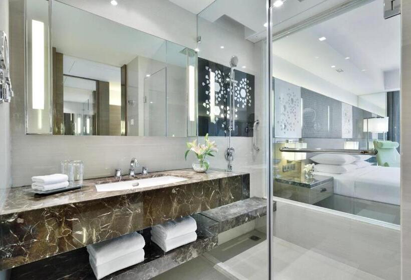 اتاق استاندارد با تخت بزرگ, Courtyard By Marriott Agra