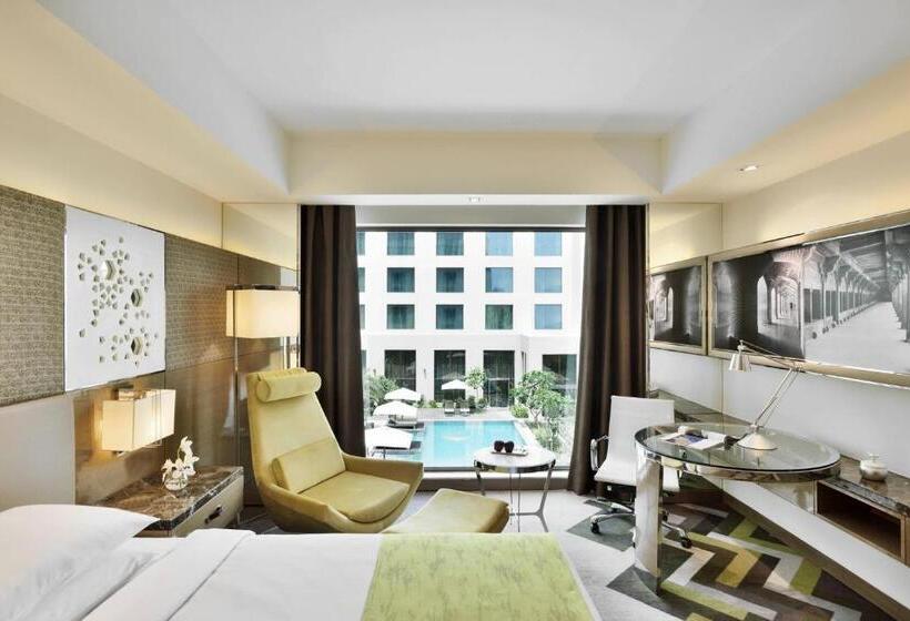 اتاق استاندارد با تخت بزرگ, Courtyard By Marriott Agra