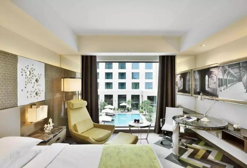 キングサイズベッドのスタンダードルーム, Courtyard By Marriott Agra