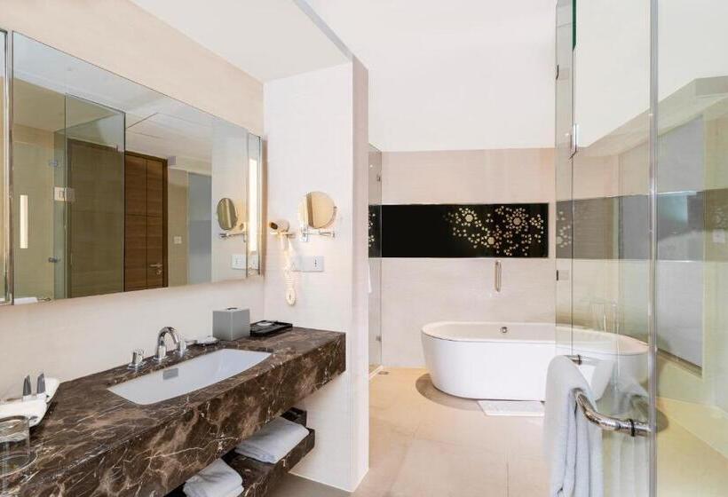 سوئیت اجرایی با تخت کینگ, Courtyard By Marriott Agra