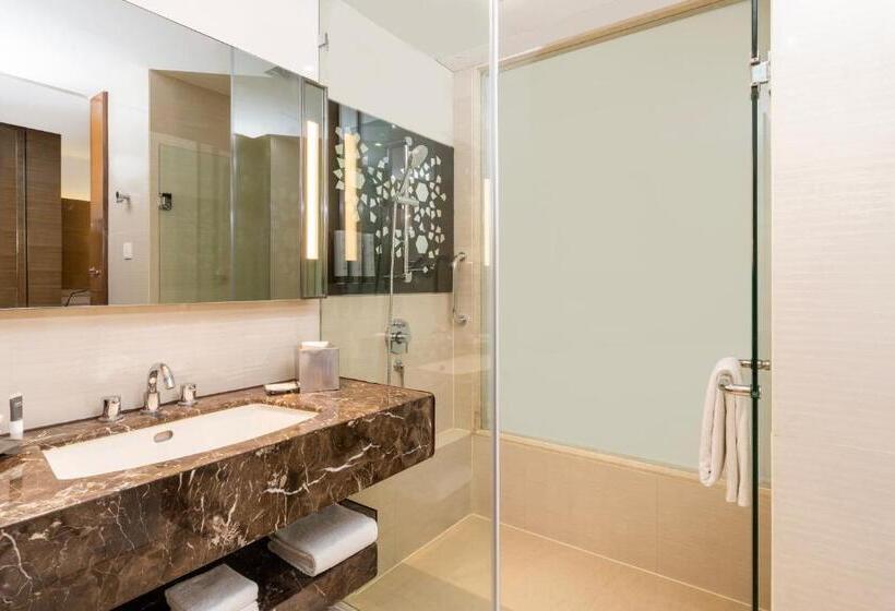 اتاق استاندارد با چشمانداز استخر, Courtyard By Marriott Agra