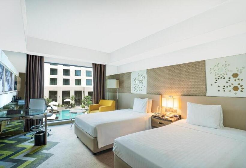 اتاق استاندارد با چشمانداز استخر, Courtyard By Marriott Agra