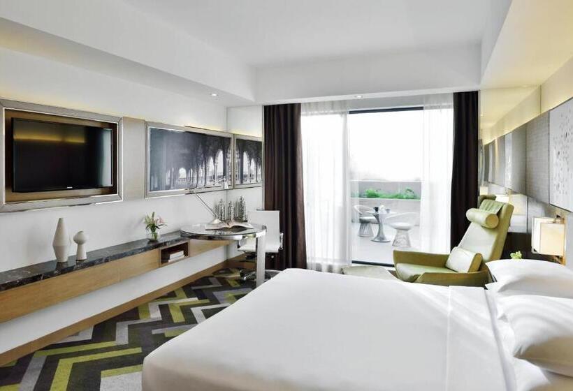 Стандартный Номер Кровать Кинг, Courtyard By Marriott Agra