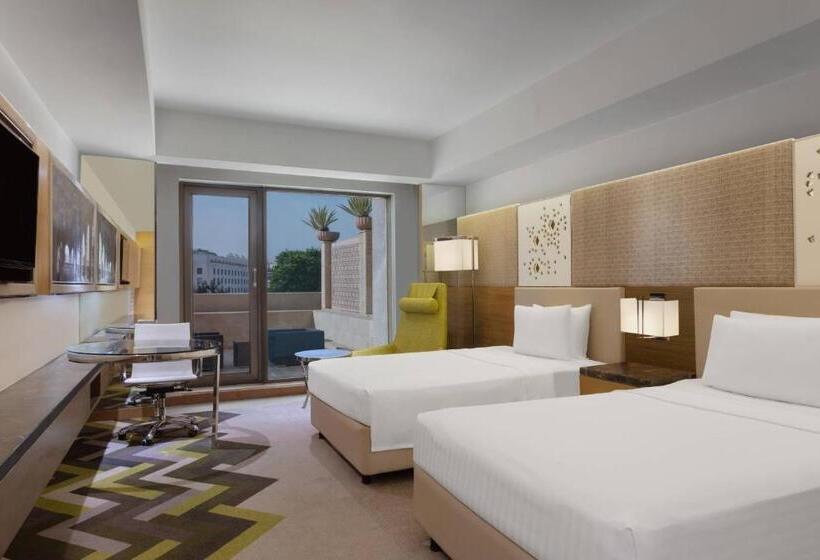 اتاق استاندارد با تراس, Courtyard By Marriott Agra