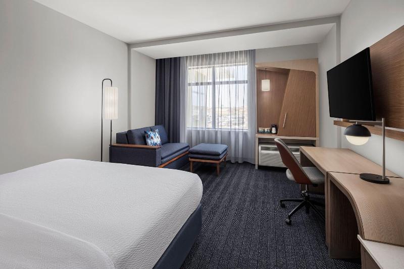 غرفة قياسية سرير كينج, Courtyard By Marriott San Angelo