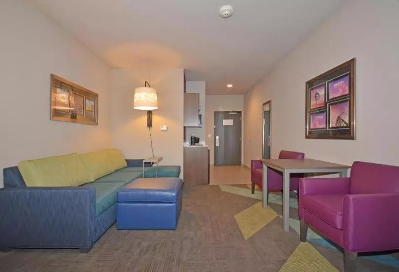 エクゼクティブスイート, Holiday Inn Express & Suites Oklahoma City Mid   Arpt Area, An Ihg