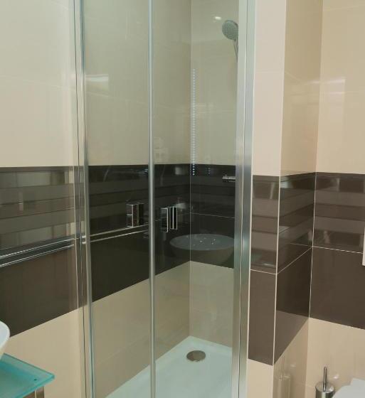 اتاق استاندارد یک نفره, Košice