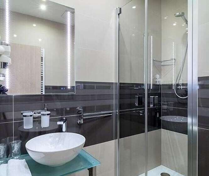 اتاق استاندارد یک نفره, Košice