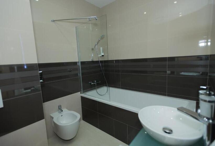 اتاق لوکس خانوادگی, Košice