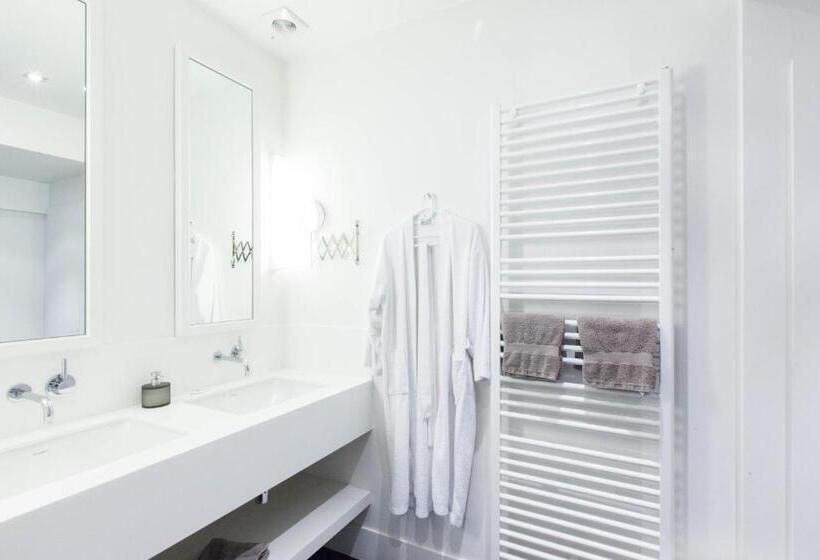 غرفة سوبيريور, Les Eleveurs