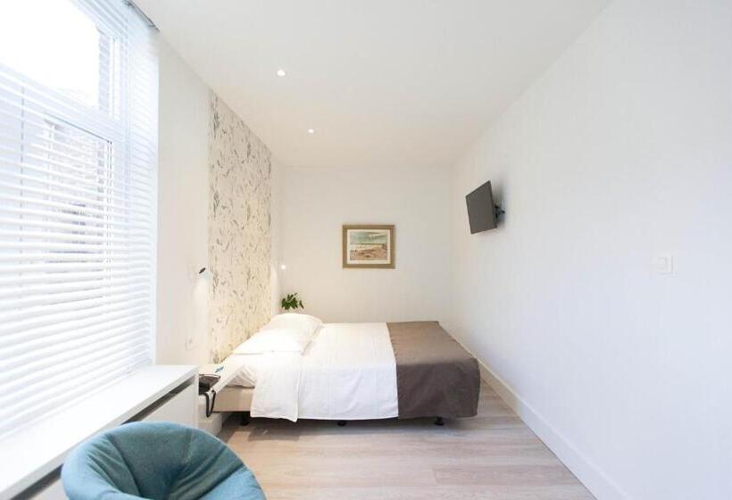 Номер Стандарт, Les Eleveurs