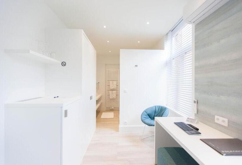 غرفة قياسية, Les Eleveurs