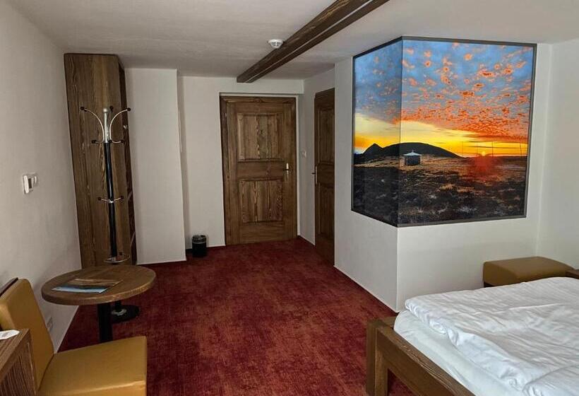 اتاق استاندارد با چشمانداز کوهستان, Luční Bouda