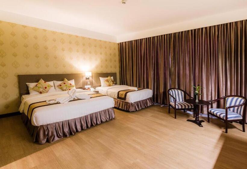 Deluxe Suite, Paradise