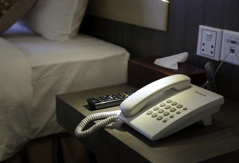 Deluxe Room, Paradise