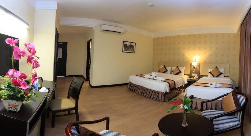 Deluxe Room, Paradise