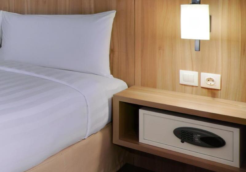 Deluxe Room, Paradise