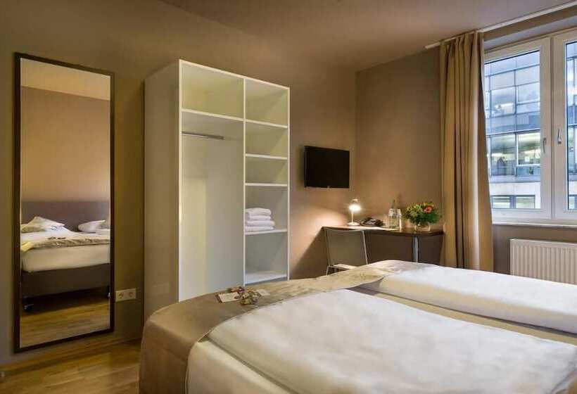 Номер Стандарт, Munique Frankfurt City