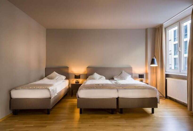 Quarto Triplo Comfort, Munique Frankfurt City