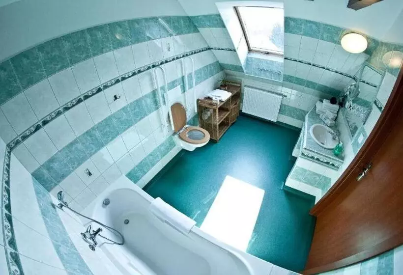 スタンダード４人部屋, Wellness & Sport Hotel Ttc