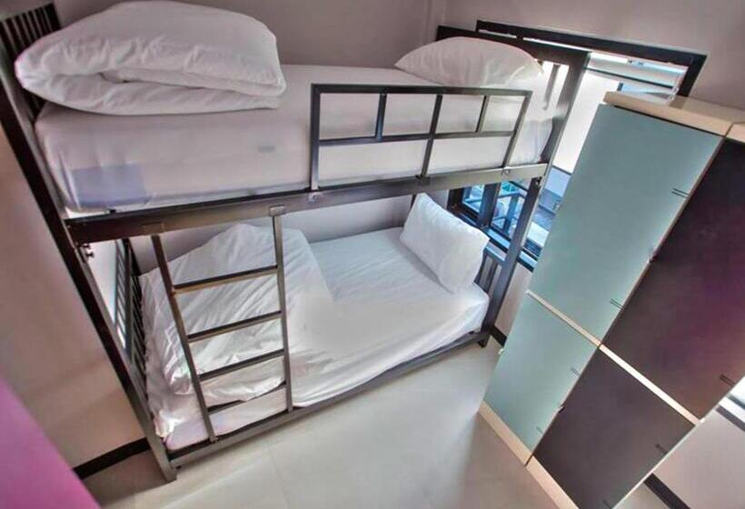 Quarto Familiar, The Blocks Hostel Sukhumvit 10