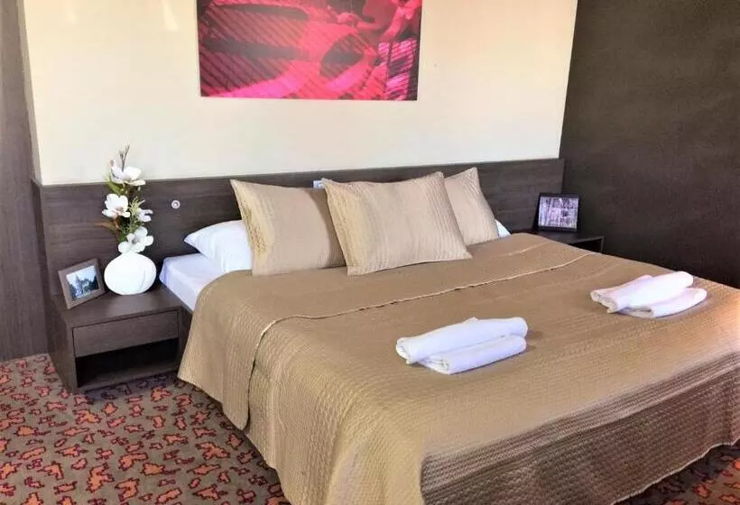 سوییت, Kongres Hotel Roca