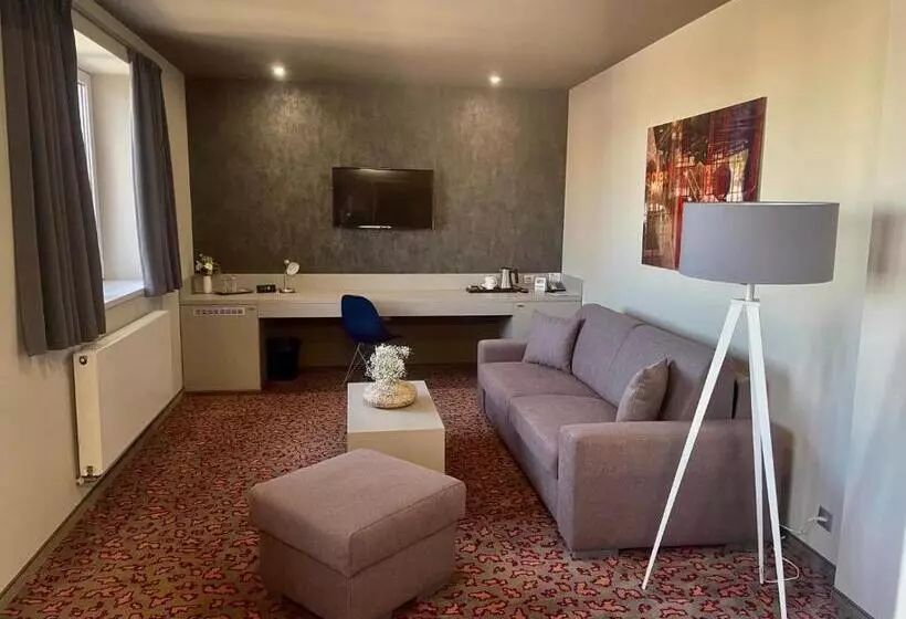 سوییت, Kongres Hotel Roca