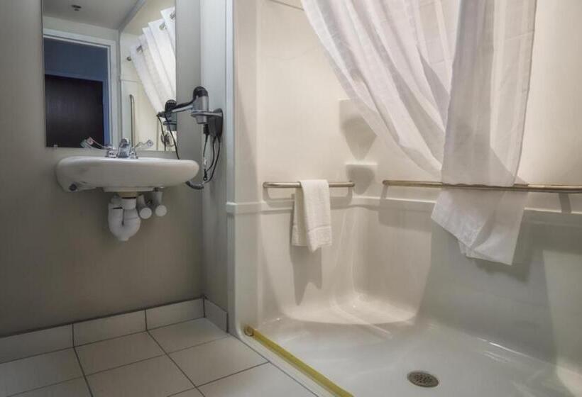 غرفة ديلوكس لذوى الاحتياجات الخاصة, Microtel Inn & Suites Sault Ste. Marie