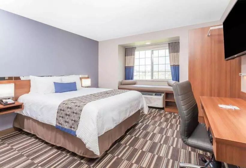 身障者適用スタンダードルーム, Microtel Inn & Suites Sault Ste. Marie