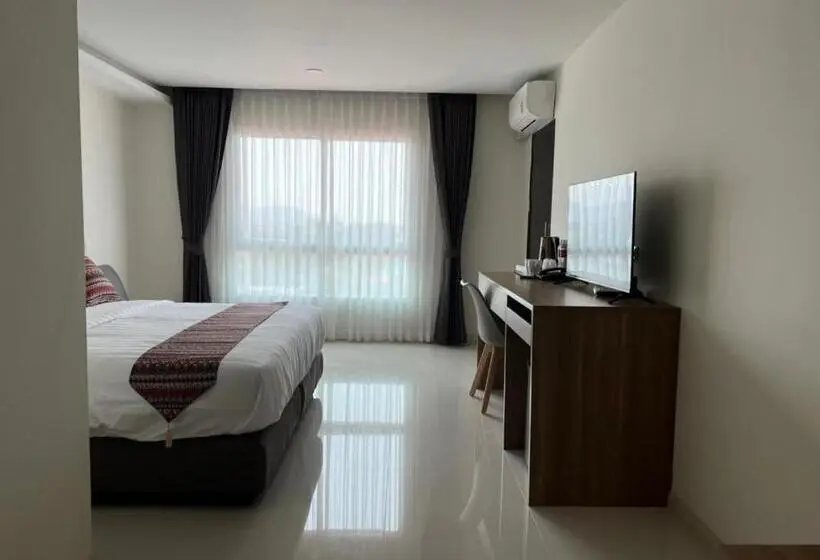 اتاق سوپریور با تخت بزرگ, Christella Hotel Laemchabang