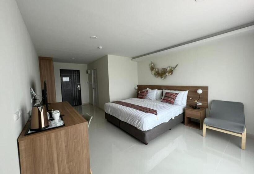 اتاق سوپریور با تخت بزرگ, Christella Hotel Laemchabang