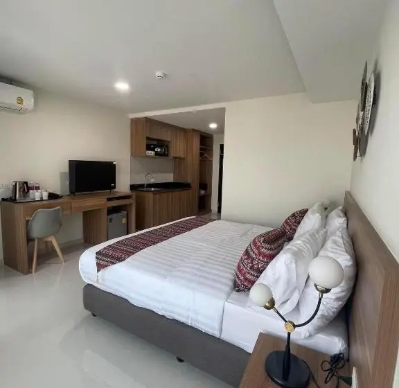اتاق لوکس با تخت بزرگ, Christella Hotel Laemchabang