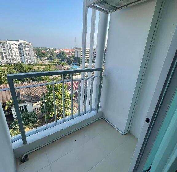 Номер Deluxe, Christella Hotel Laemchabang