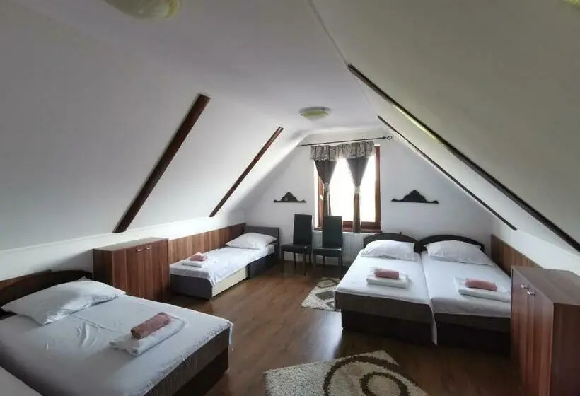 ファミリールーム, Merlot Borhotel és Látványpince